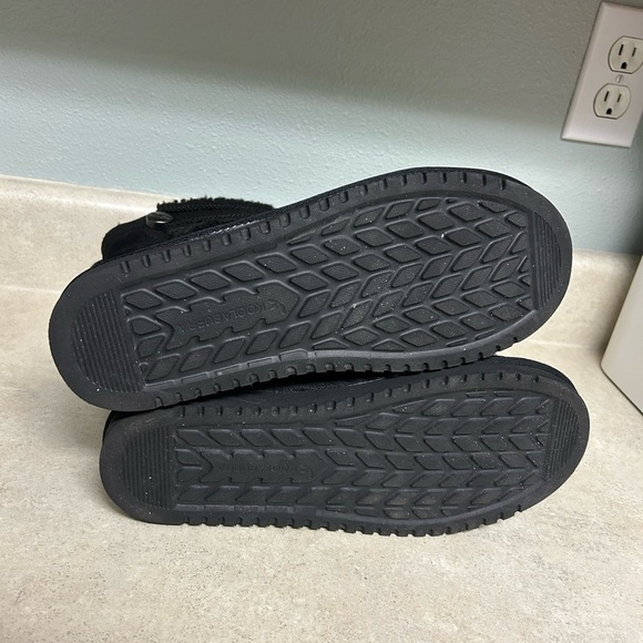 Koolaburra by UGG Black Women's Boots michon pull on short suede size 8 - Picture 7 of 7